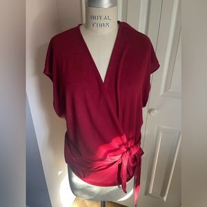 Crimson red / Banana Republic Factory / Wrap shirt in XL
